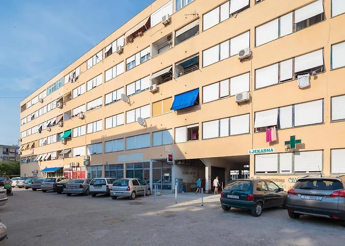 Διαμέρισμα Comfortable And Fully Furbished Karolina In The Center