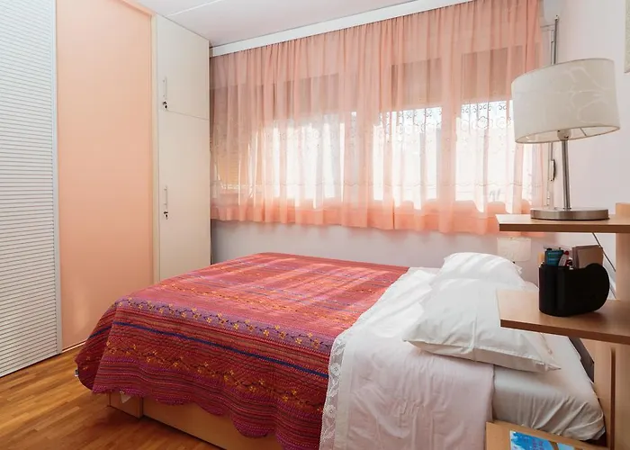 Comfortable And Fully Furbished Karolina In The Center * Σπλιτ